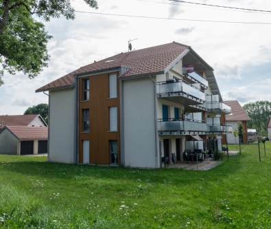 LA RIVIERE-DRUGEON  : APPARTEMENT DE TYPE 3, TERRASSE, GARAG