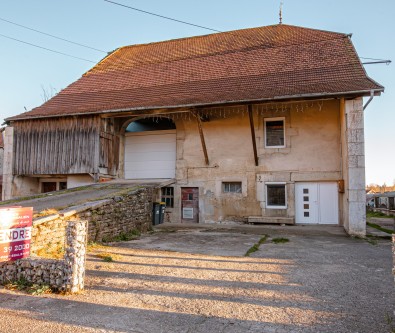 EVILLERS-20MIN DE PONTARLIER-FERME RENOVEE.